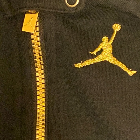 black & gold jordan hooded jumpsuit - Picture 3 of 4